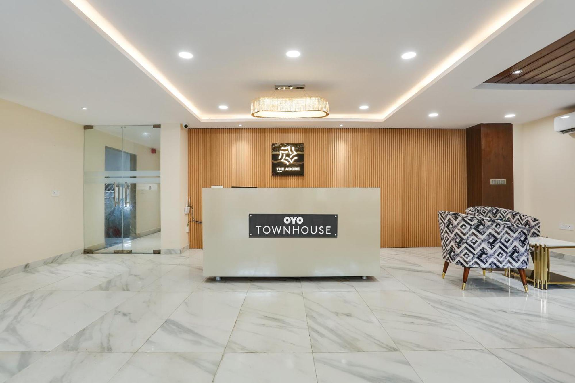 Townhouse The Adore Inn Gurgaon Eksteriør billede